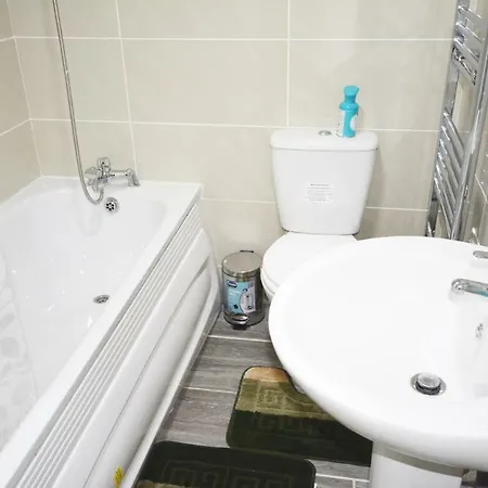 London Zone 2 Three Bedroom Apartment Exterior foto