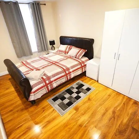 London Zone 2 Three Bedroom Apartment Exterior foto
