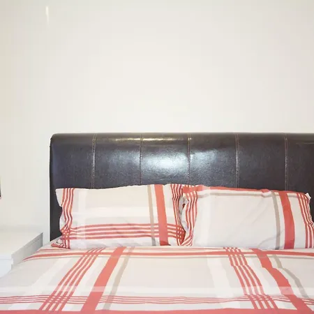 London Zone 2 Three Bedroom Apartment Exterior foto