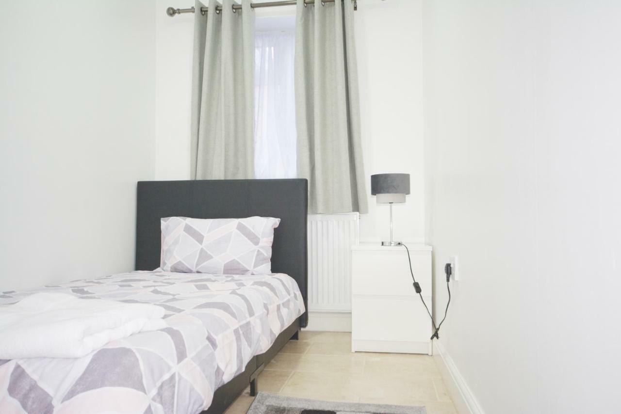 Zone 2 Three Bedroom * Londen